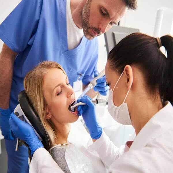 ارزیابی و مقایسه نرم افزارهای دندانپزشکی
